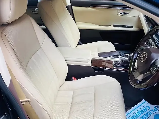 Used Lexus Old Generation ES 2018 300h [2018-2020] in Pune