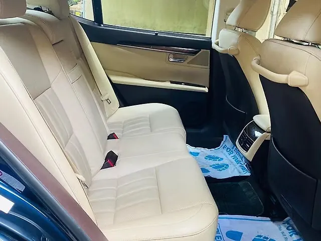 Used Lexus Old Generation ES 2018 300h [2018-2020] in Pune