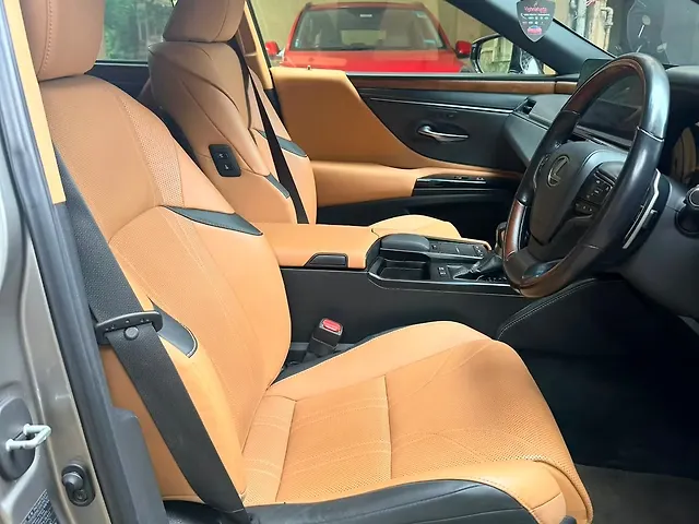 Used Lexus Old Generation ES 2018 300h Exquisite in Pune Used Lexus Old Generation ES 2018 300h Exquisite in Pune