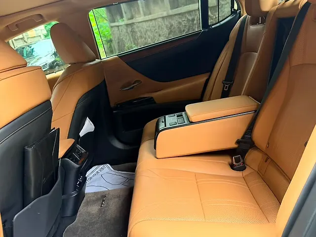 Used Lexus Old Generation ES 2018 300h Exquisite in Pune Used Lexus Old Generation ES 2018 300h Exquisite in Pune
