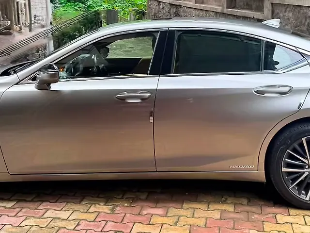 Used Lexus Old Generation ES 2018 300h Exquisite in Pune Used Lexus Old Generation ES 2018 300h Exquisite in Pune