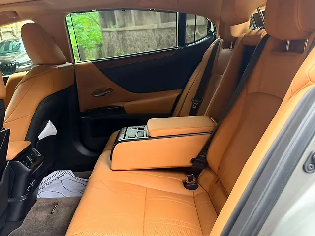 Used Lexus Old Generation ES 2018 300h Exquisite in Pune Used Lexus Old Generation ES 2018 300h Exquisite in Pune