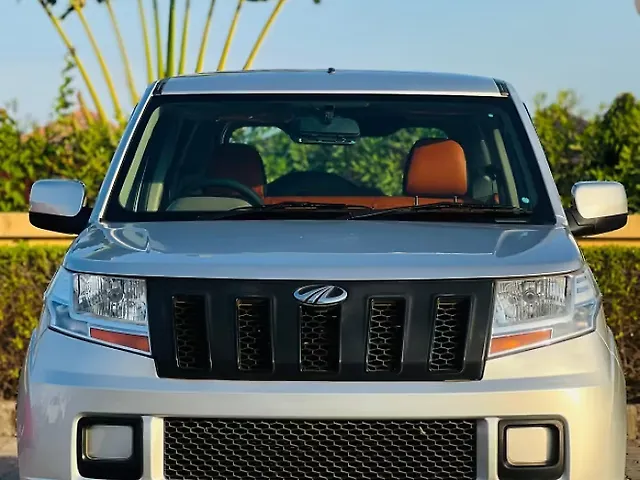 Used 2018 Mahindra TUV300 in Surat