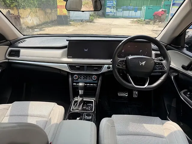 Used Mahindra Old Generation XUV700 AX7 Luxury Pack 2WD Petrol 2.0L Turbo Automatic 7 STR in Delhi