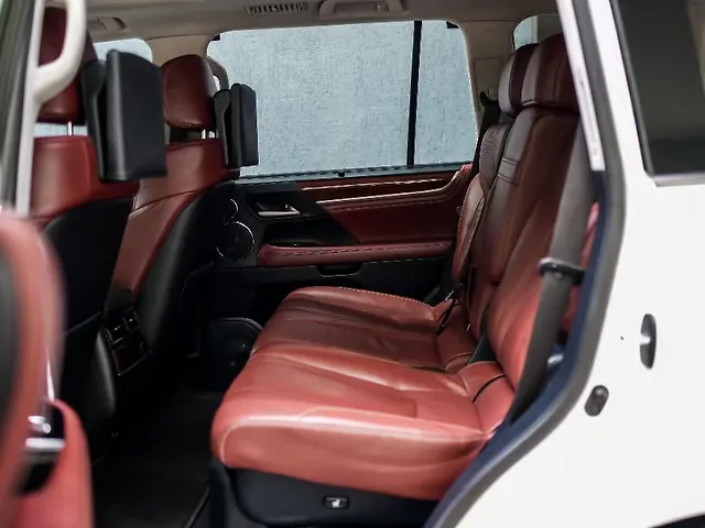 Used Lexus LX 570 V8 AT in Pune