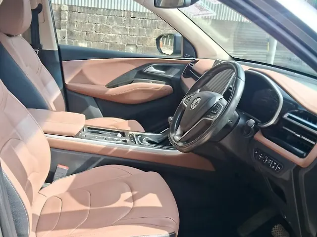 Used MG Hector Plus [2023-2025] Savvy Pro 1.5 Turbo Petrol CVT 6 STR in Mumbai