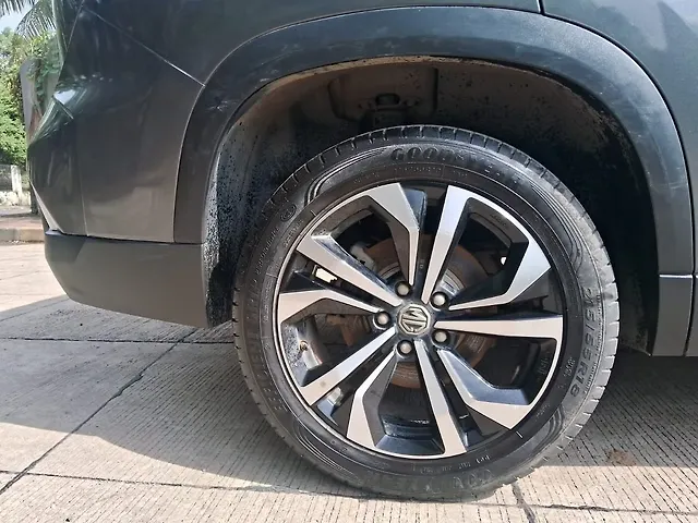 Used MG Hector Plus [2023-2025] Savvy Pro 1.5 Turbo Petrol CVT 6 STR in Mumbai