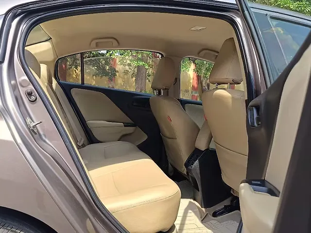 Used Honda City 4th Generation SV Petrol [2017-2019] in Delhi