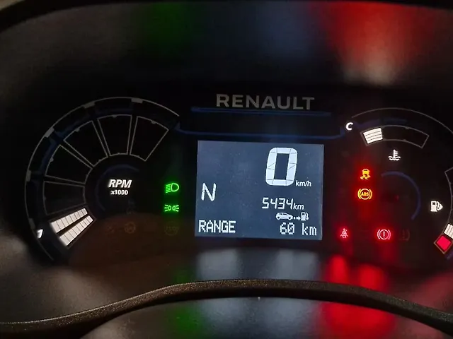 Used Renault Kwid [2023-2026] CLIMBER 1.0 AMT Dual Tone [2024-2025] in Mumbai