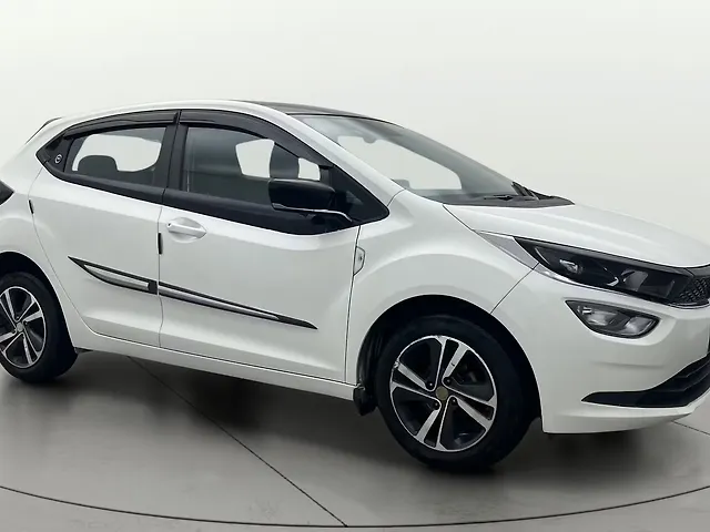 Used 2023 Tata Altroz in Bangalore