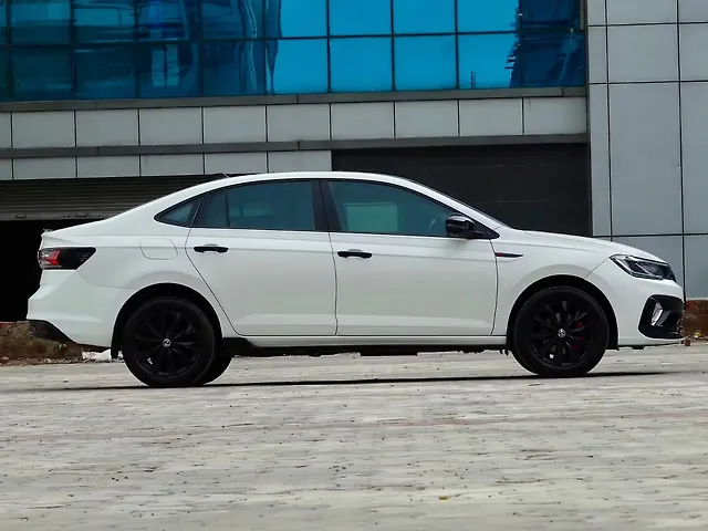 Used Volkswagen Virtus Highline Petrol 1.0L Turbo Automatic (TC) in Delhi Used Volkswagen Virtus Highline Petrol 1.0L Turbo Automatic (TC) in Delhi