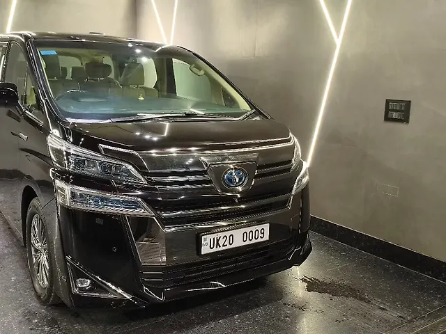 Used 2022 Toyota Vellfire in Delhi
