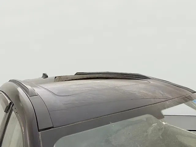 Used Mahindra Old Generation XUV700 AX 5 Petrol MT 7 STR [2021] in Gurgaon
