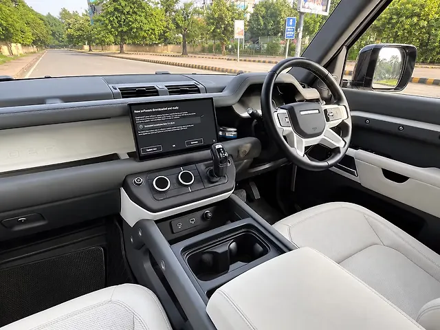 Used Land Rover Defender 110 HSE 2.0 Petrol in Delhi Used Land Rover Defender 110 HSE 2.0 Petrol in Delhi