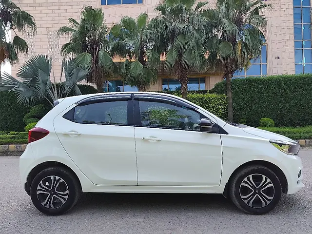 Used Tata Old Generation Tiago 2020 XT CNG Manual in Delhi Used Tata Old Generation Tiago 2020 XT CNG Manual in Delhi