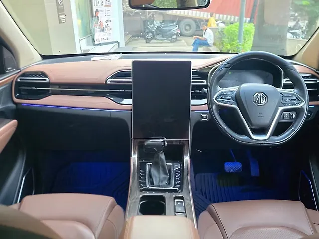 Used MG Hector Plus [2023-2025] Savvy Pro 1.5 Turbo Petrol CVT 7 STR in Mumbai