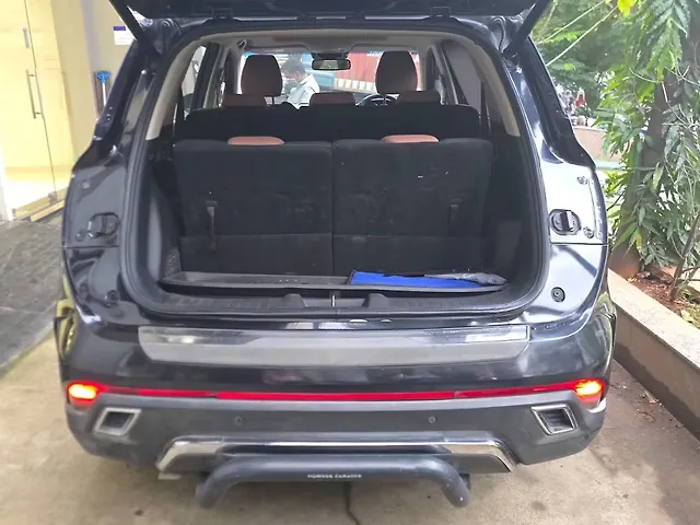 Used MG Hector Plus [2023-2025] Savvy Pro 1.5 Turbo Petrol CVT 7 STR in Mumbai