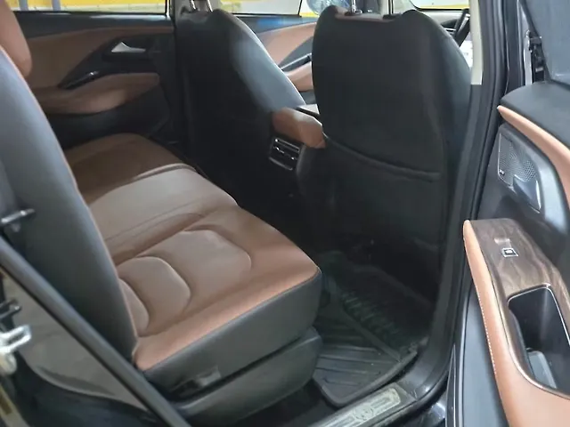 Used MG Hector Plus [2023-2025] Savvy Pro 1.5 Turbo Petrol CVT 7 STR in Mumbai