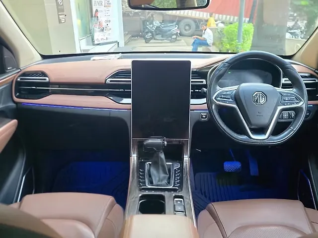 Used MG Hector Plus [2023-2025] Savvy Pro 1.5 Turbo Petrol CVT 7 STR in Mumbai