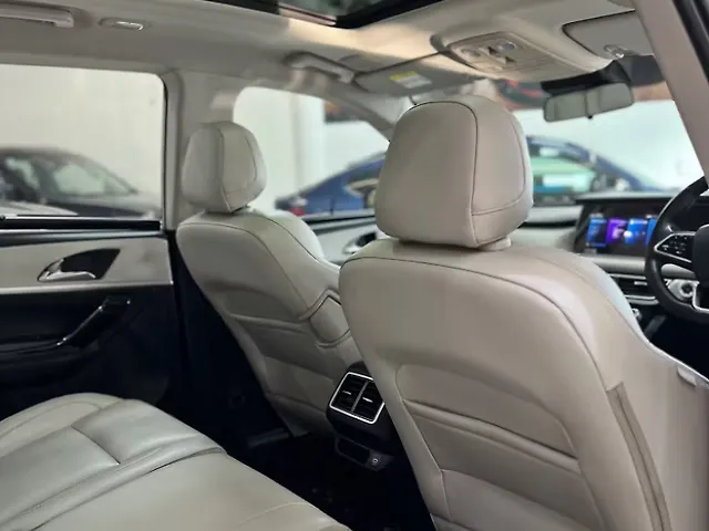Used Mahindra Old Generation XUV700 AX7 Luxury Pack AWD Diesel 2.2L Turbo Automatic 7 STR in Mohali Used Mahindra Old Generation XUV700 AX7 Luxury Pack AWD Diesel 2.2L Turbo Automatic 7 STR in Mohali