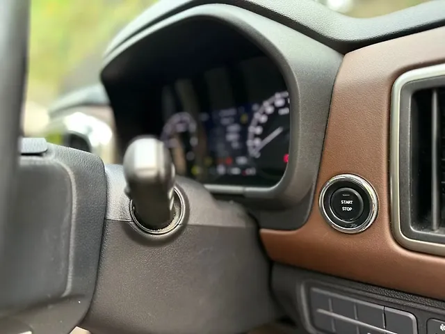 Used Mahindra Scorpio N Z8 Petrol MT 7 STR [2022] in Delhi