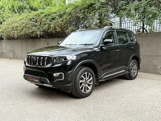 Used Mahindra Scorpio N Z8 Petrol MT 7 STR [2022] in Delhi