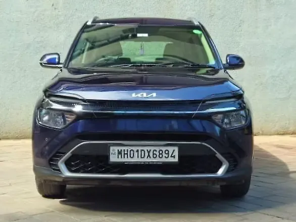 Used 2022 Kia Carens in Mumbai