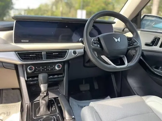 Used Mahindra Old Generation XUV700 AX7 2WD Petrol 2.0L Turbo Automatic 7 STR in Mumbai