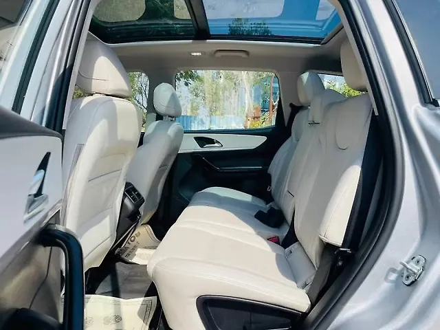 Used Mahindra Old Generation XUV700 AX7 2WD Petrol 2.0L Turbo Automatic 7 STR in Mumbai