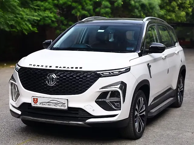 Used 2023 MG Hector Plus in Delhi