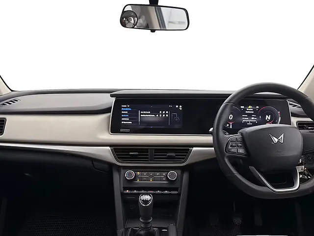 Used Mahindra Old Generation XUV700 AX 5 Petrol MT 5 STR [2021] in Gurgaon