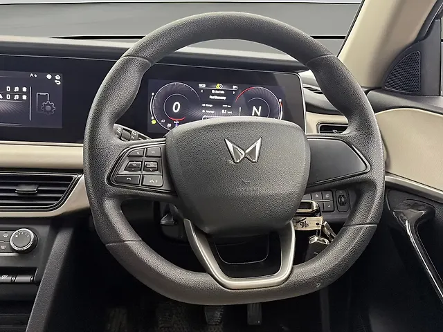 Used Mahindra Old Generation XUV700 AX 5 Petrol MT 5 STR [2021] in Gurgaon