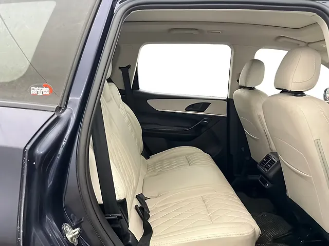 Used Mahindra Old Generation XUV700 AX 5 Petrol MT 5 STR [2021] in Gurgaon