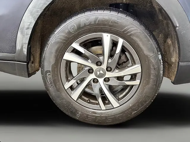 Used Mahindra Old Generation XUV700 AX 5 Petrol MT 5 STR [2021] in Gurgaon