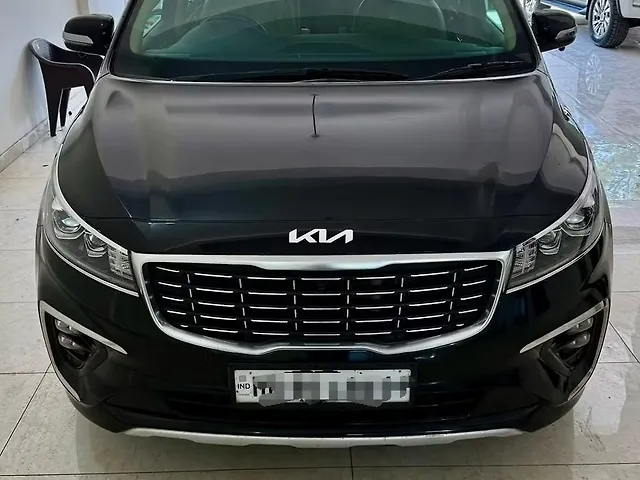 Used 2023 Kia Carnival in Delhi
