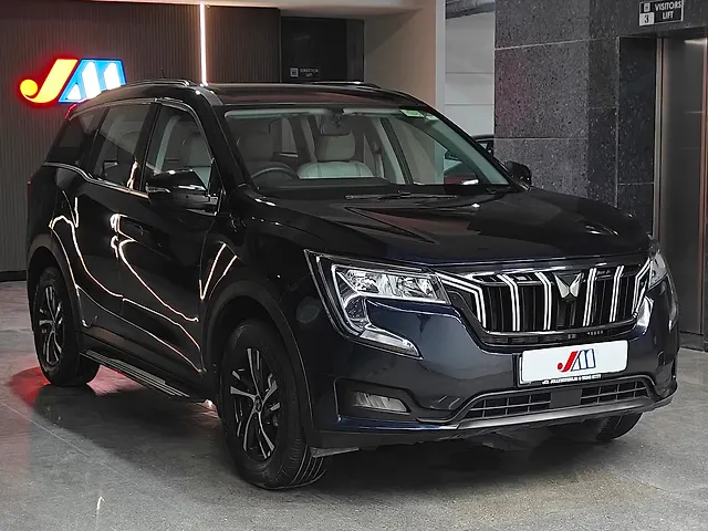 Used 2022 Mahindra XUV700 in Ahmedabad