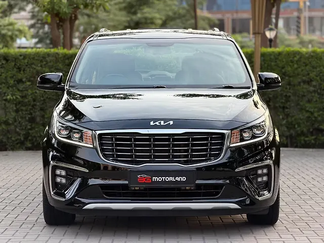 Used 2022 Kia Carnival in Surat Used 2022 Kia Carnival in Surat