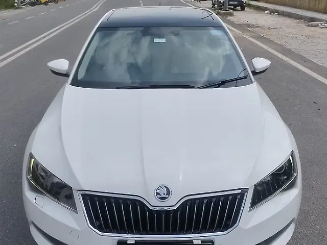 Used 2017 Skoda Superb in Delhi