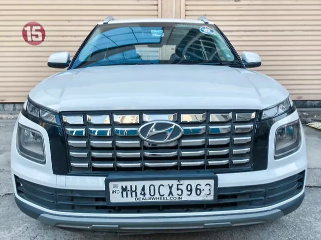 Used 2025 Hyundai Venue in Mumbai Used 2025 Hyundai Venue in Mumbai