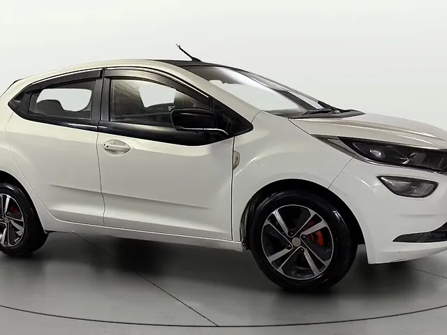 Used 2020 Tata Altroz in Delhi