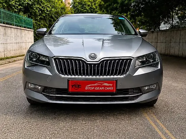 Used 2020 Skoda Superb in Delhi