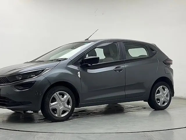 Used 2023 Tata Altroz in Delhi