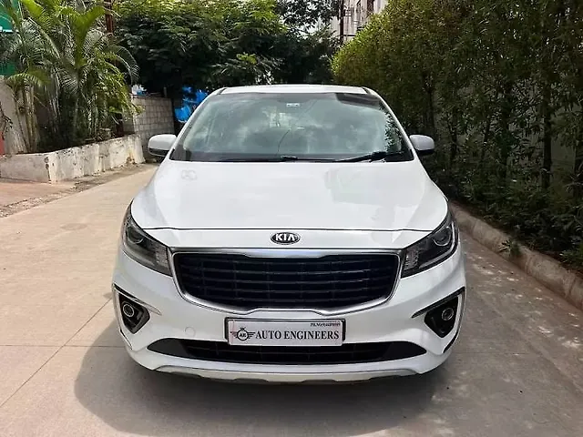 Used 2020 Kia Carnival in Hyderabad