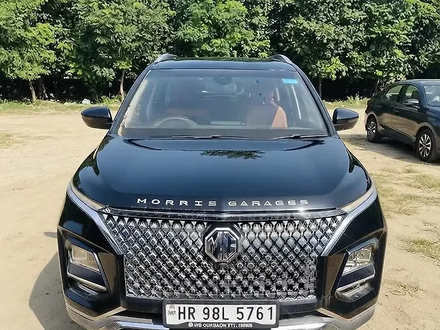 Used 2023 MG Hector Plus in Delhi