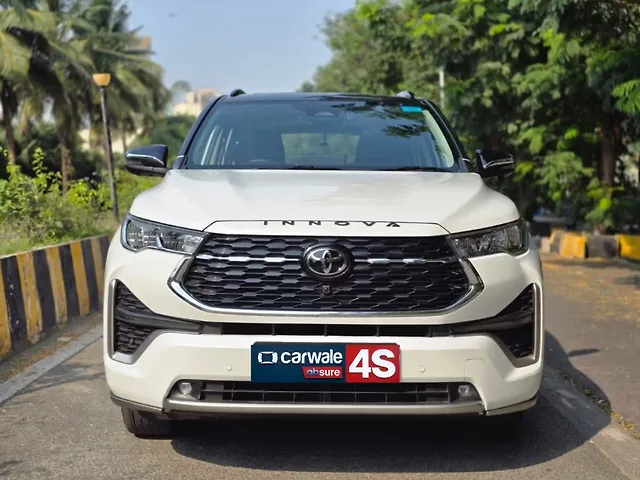 Used 2025 Toyota Innova Hycross in Mumbai