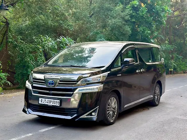 Used 2022 Toyota Vellfire in Mumbai