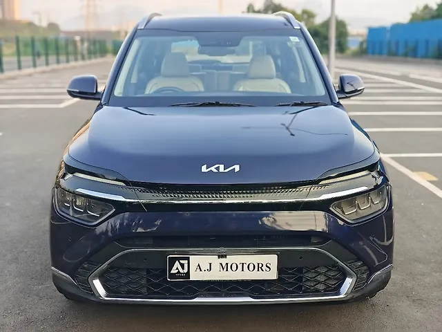 Used 2022 Kia Carens in Thane