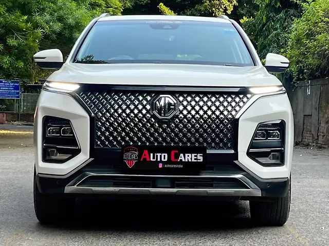 Used 2024 MG Hector Plus in Delhi