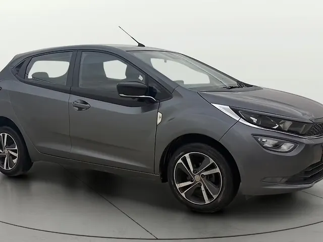 Used 2021 Tata Altroz in Delhi