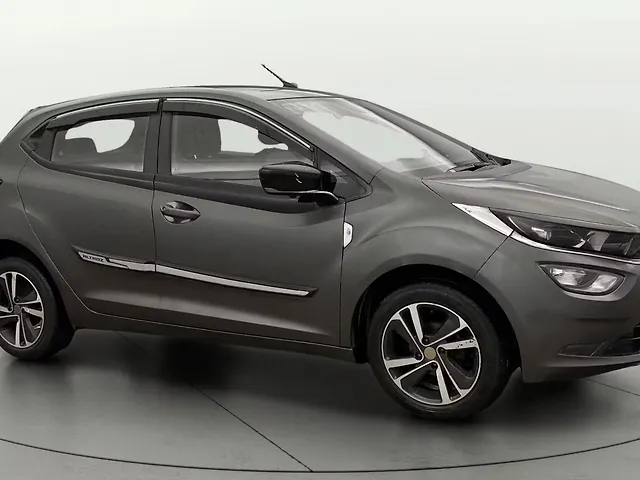 Used 2021 Tata Altroz in Delhi